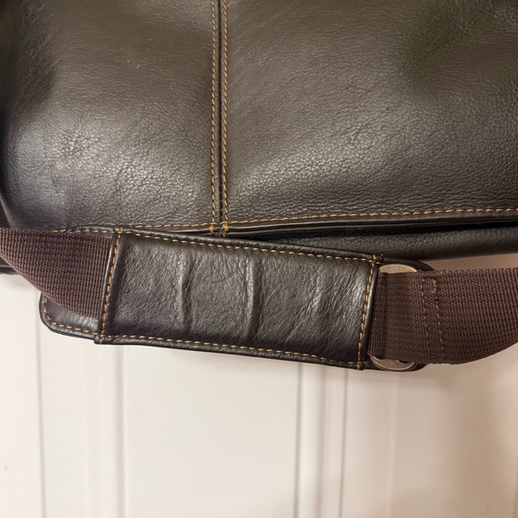 Wilson’s Leather Classic Brown Briefcase Laptop Messenger Bag - Picture 6 of 8